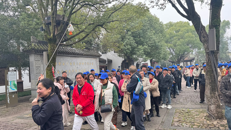 浦江農批市場組織商戶開展“春風相伴 安全同行”踏春活動